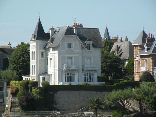  belle villa blanche